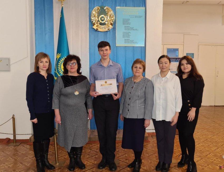 В многопрофильной гимназии 41, имени А.Пушкина продолжается чествование победителей различных олимпиад, конкурсов.