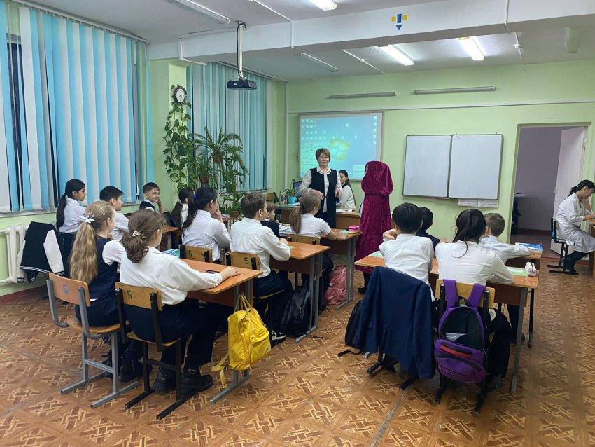 Открытый  урок на тему "Little Red Riding Hood'" в  5 "В' классе.